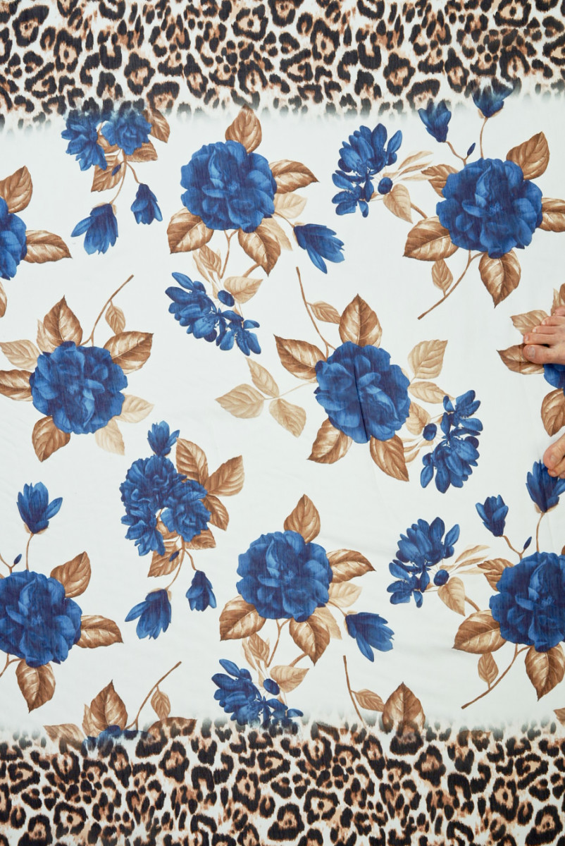 Batyst viscose with silk in flowers