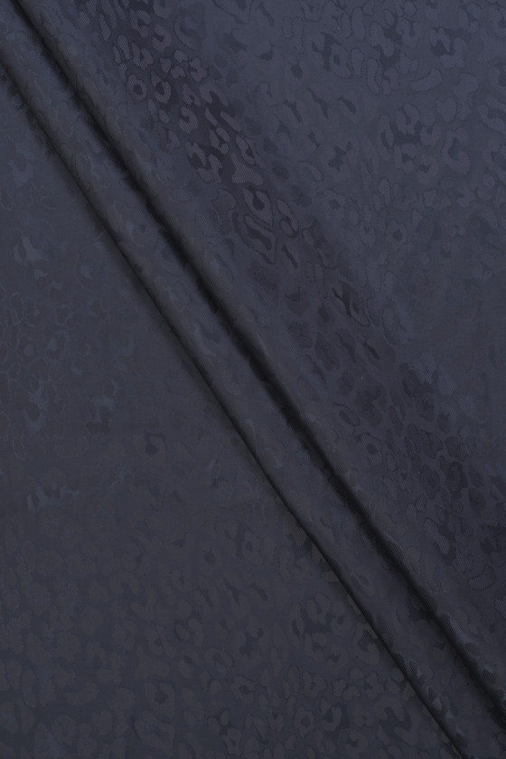 Žakarda odere melnā...