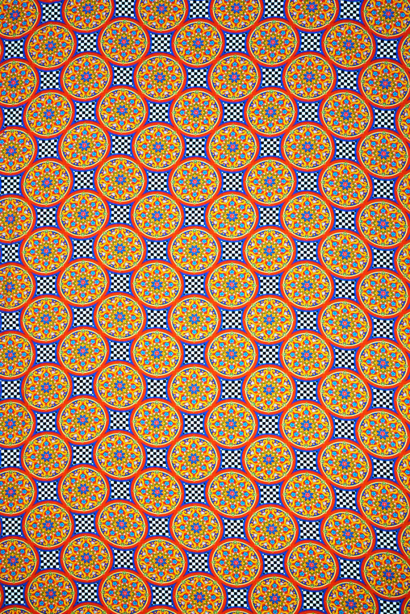 Viskose mit orientalischen orangefarbenen Kreisen