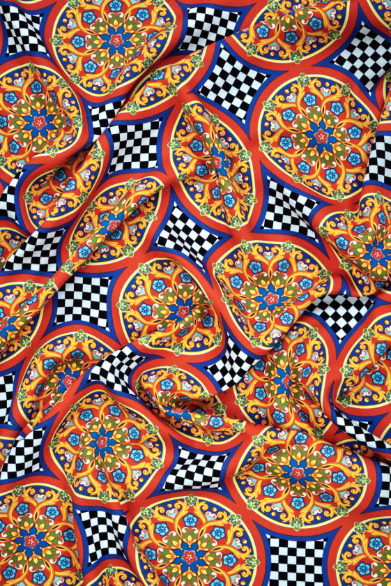 Viskose mit orientalischen orangefarbenen Kreisen