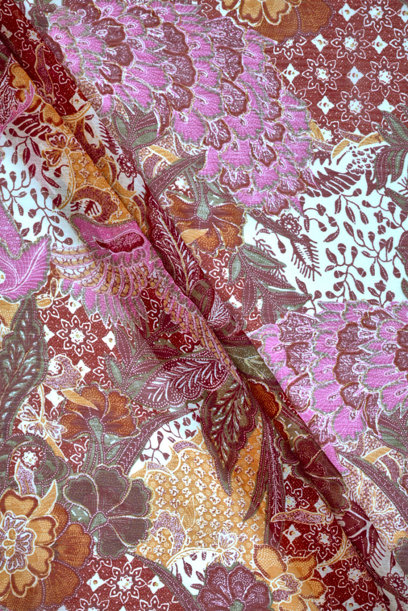 Polyester-Chiffon mit floralen Motiven