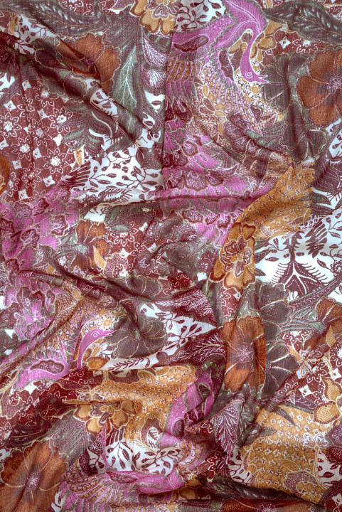 Polyester chiffon with floral motifs
