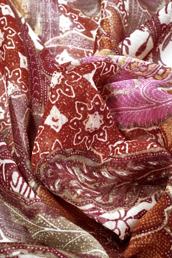 Polyester-Chiffon mit floralen Motiven