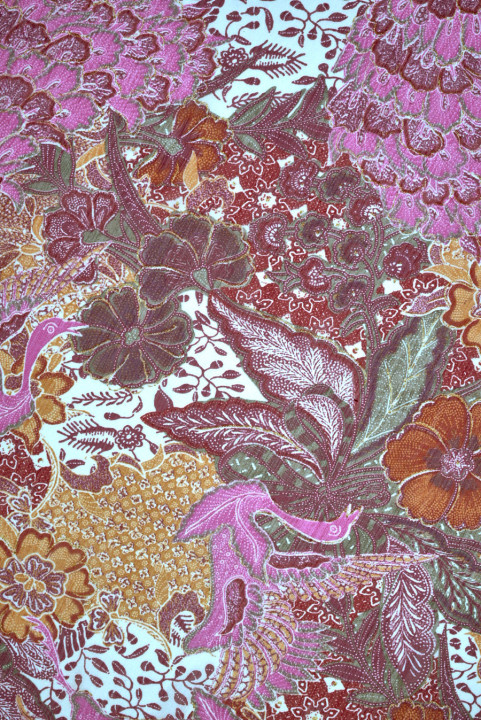 Polyester chiffon with floral motifs