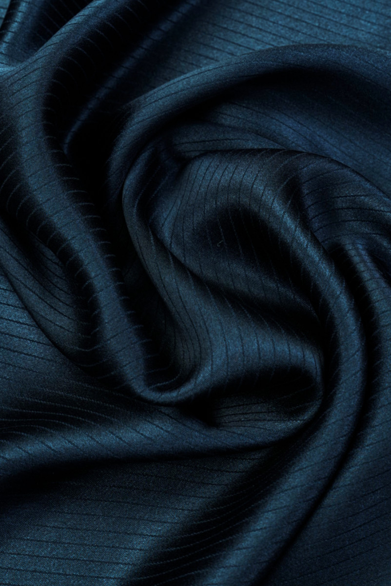 Satin aus Seeseide mit Jacquard-Streifen