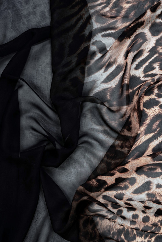 Muslin viscose silk with leopard print
