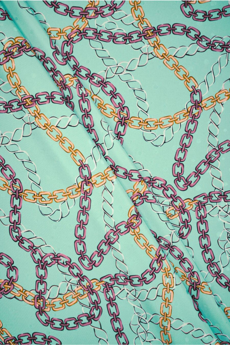 Jacquard-Seidensalbei in Ketten