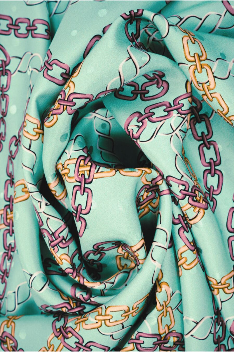 Jacquard silk sage in chains