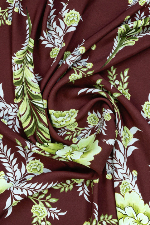 Silkesatin med limeblomster