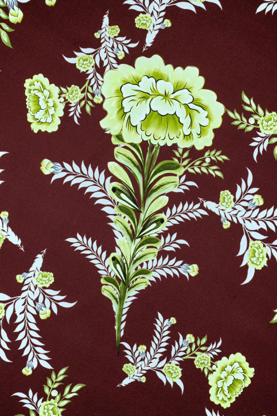 Seidensatin mit Lindenblüten