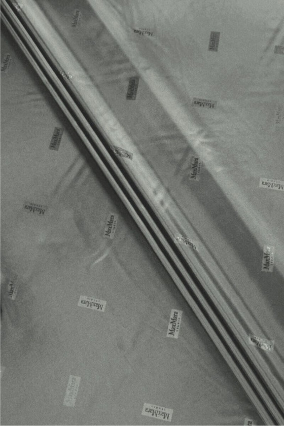 Podszewka sygnowana szara