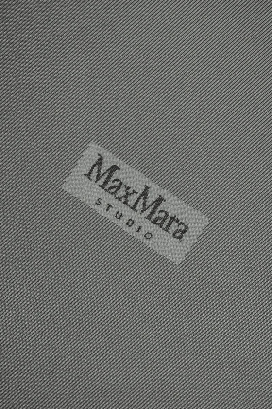 Signature lining grey