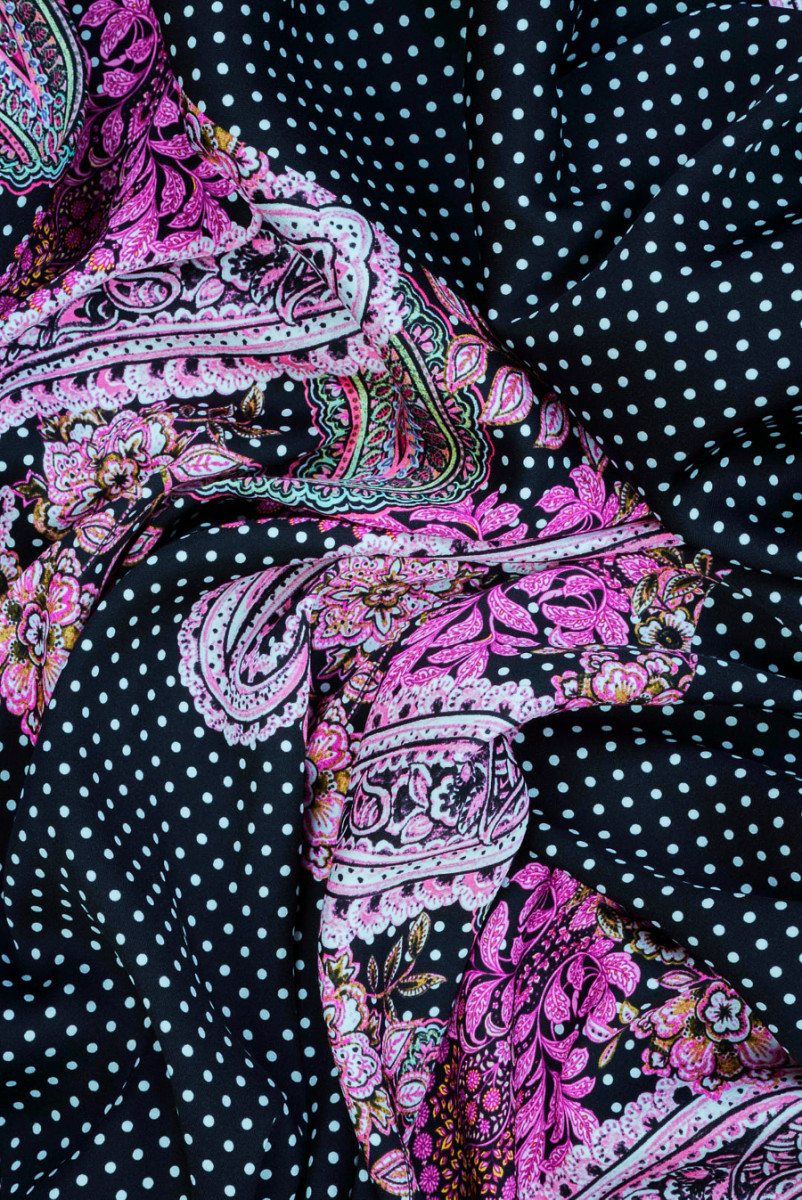 Viszkóz pontok és paisley kuponok