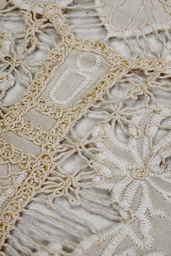 Tikandid beežil batistil