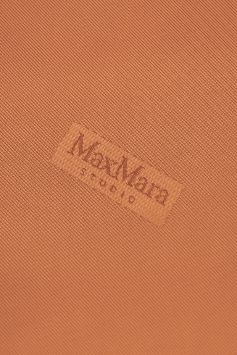 Kamelfarbenes Signature-Futter