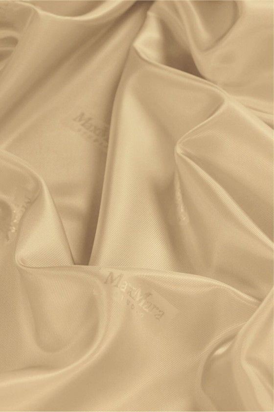 Charakteristisches Innenfutter kaltbeige