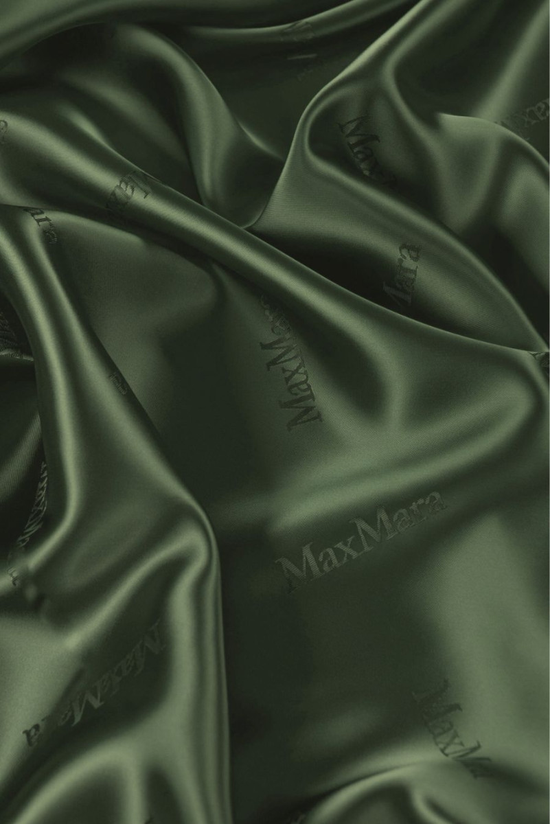 Paraksta pudeles zaļā odere