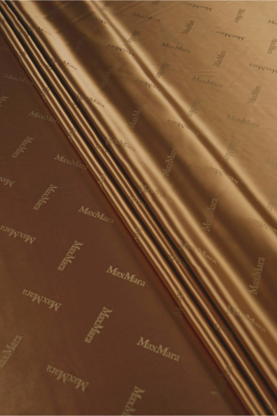 Camel signature lining