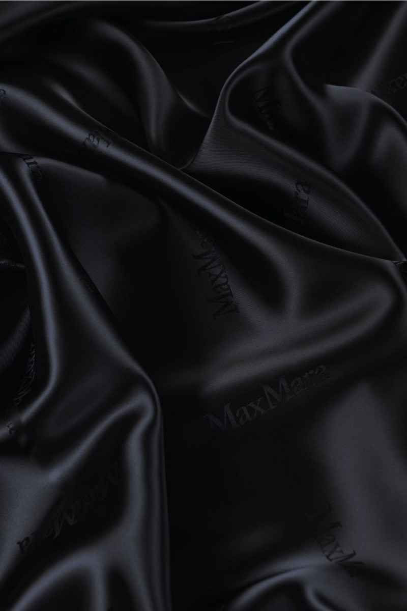 Signature lining dark navy blue