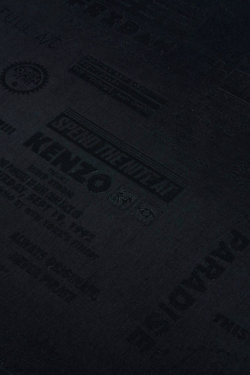 Charakteristická podšívka čierna