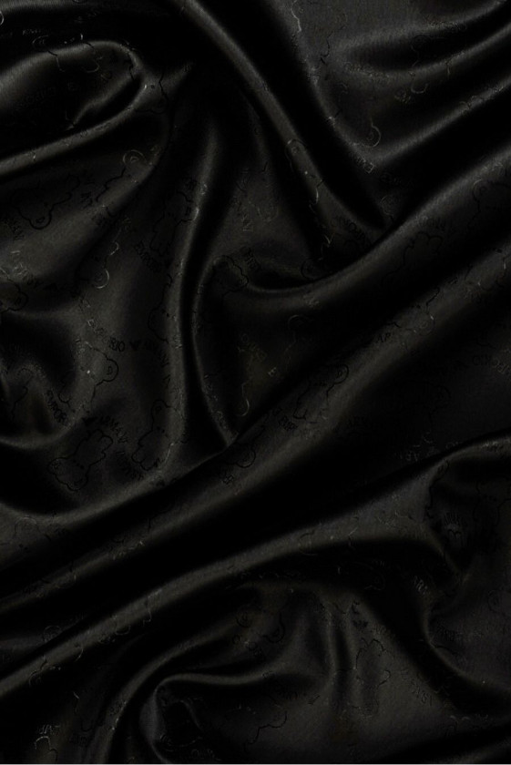 Signature lining black