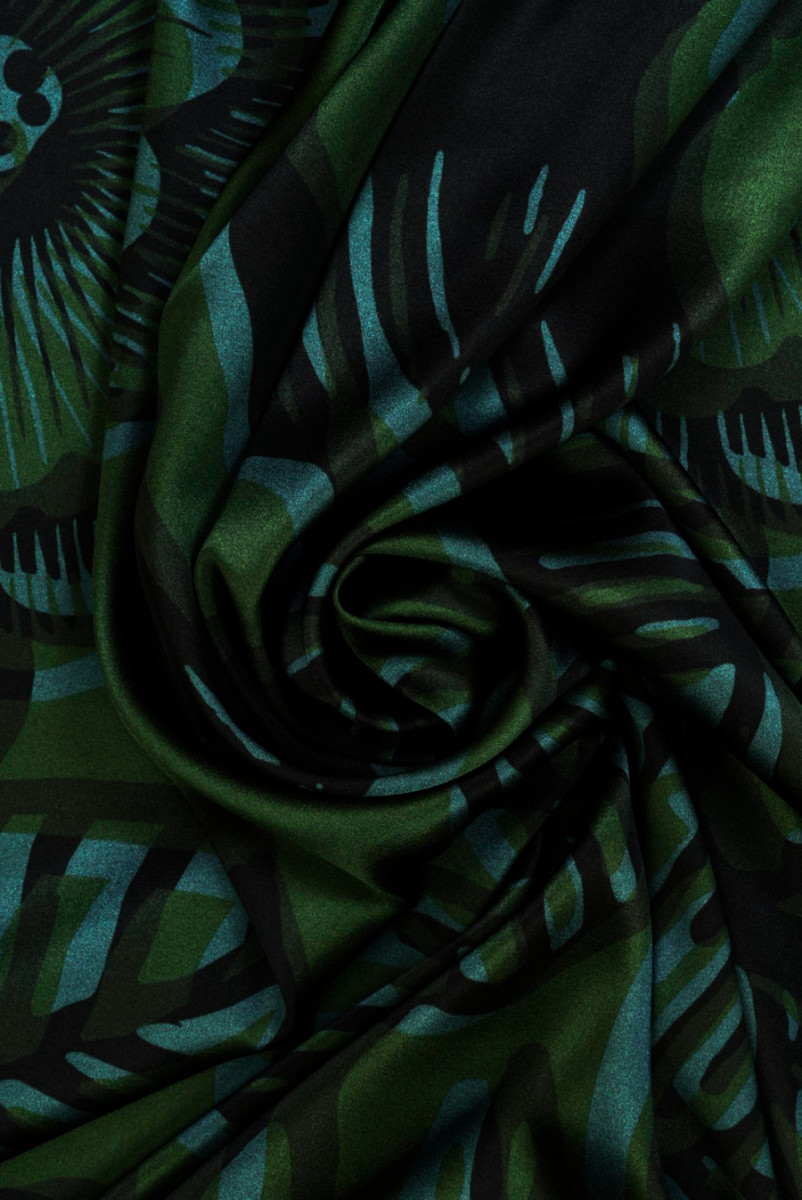 Silk satin large vegetation