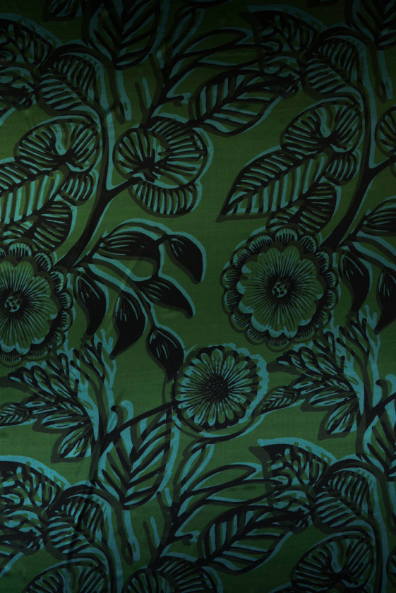 Silk satin large vegetation