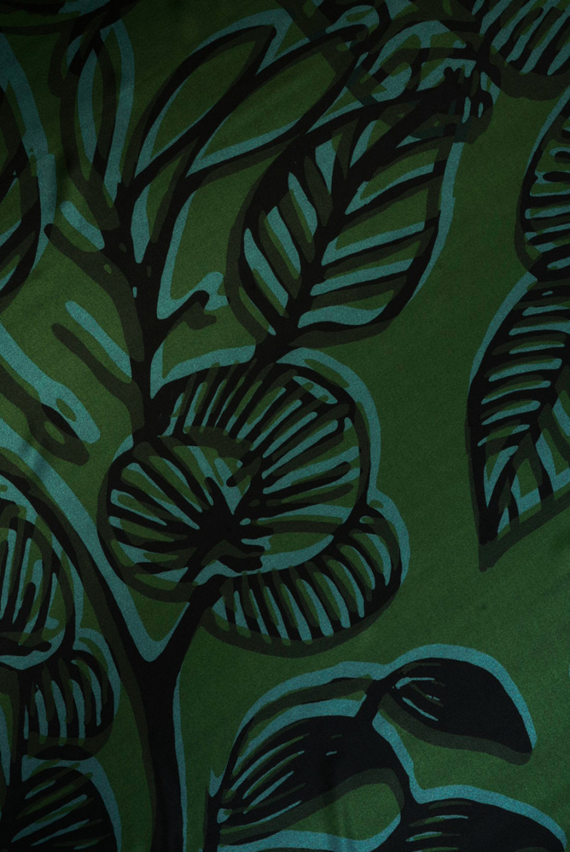 Silk satin large vegetation