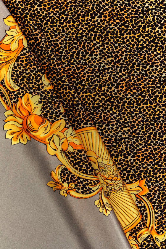 Seidensatin Gold Ornament...