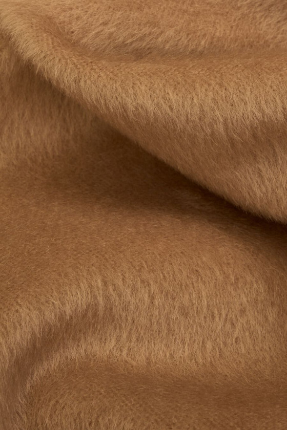 Coated alpaca with camel wool