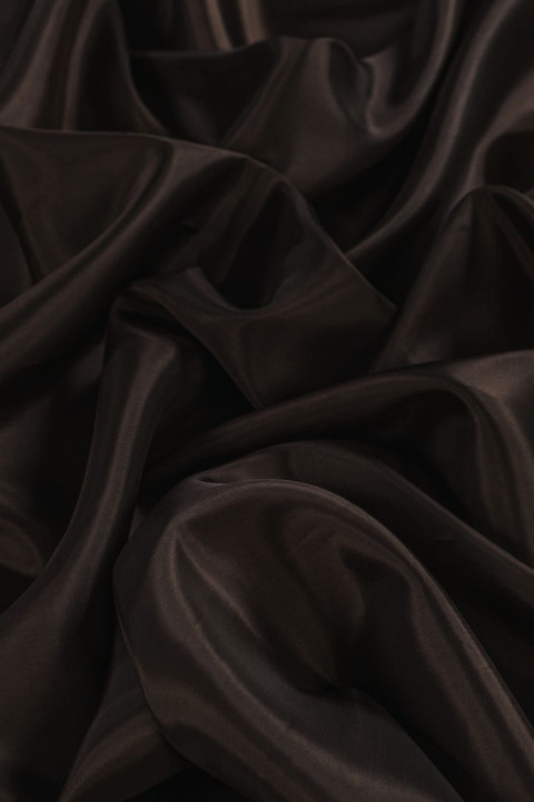 Dark brown lining