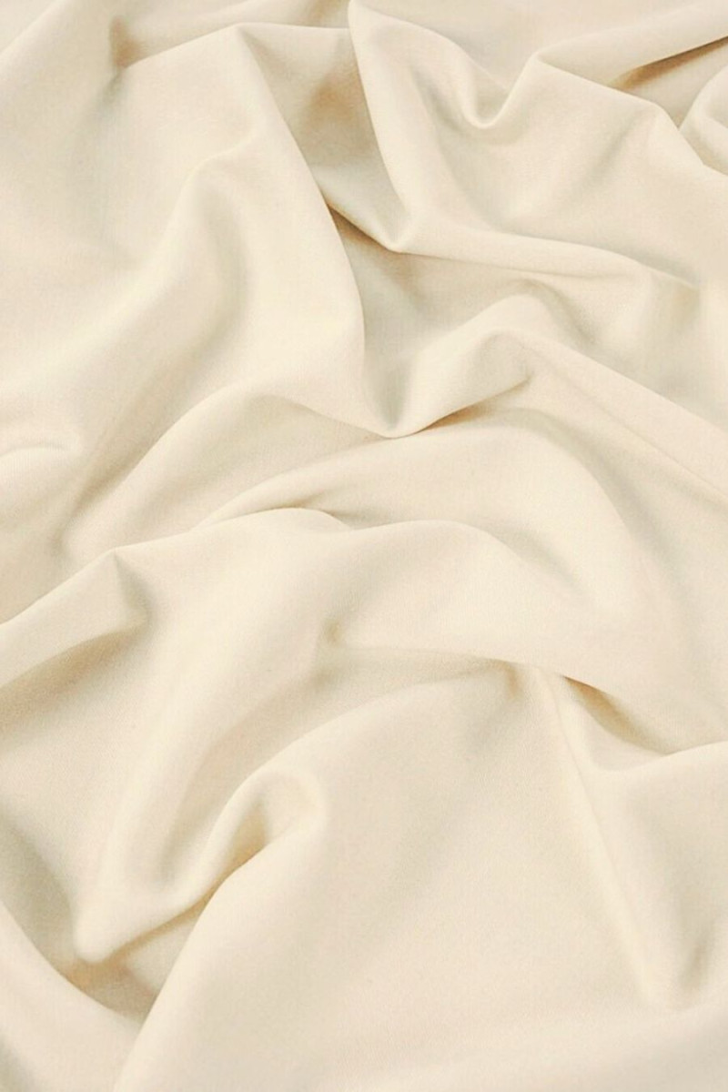 Costum crem din lână