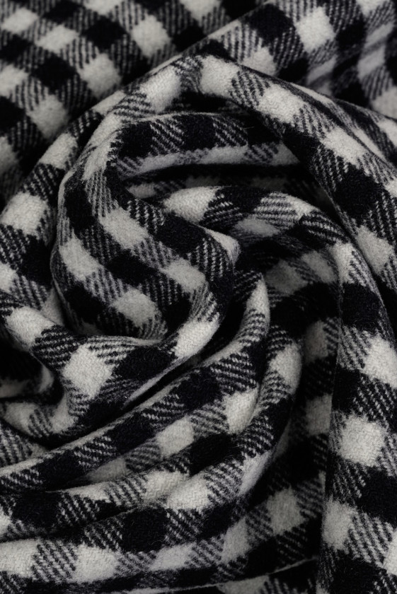 Black and cream trellis wool