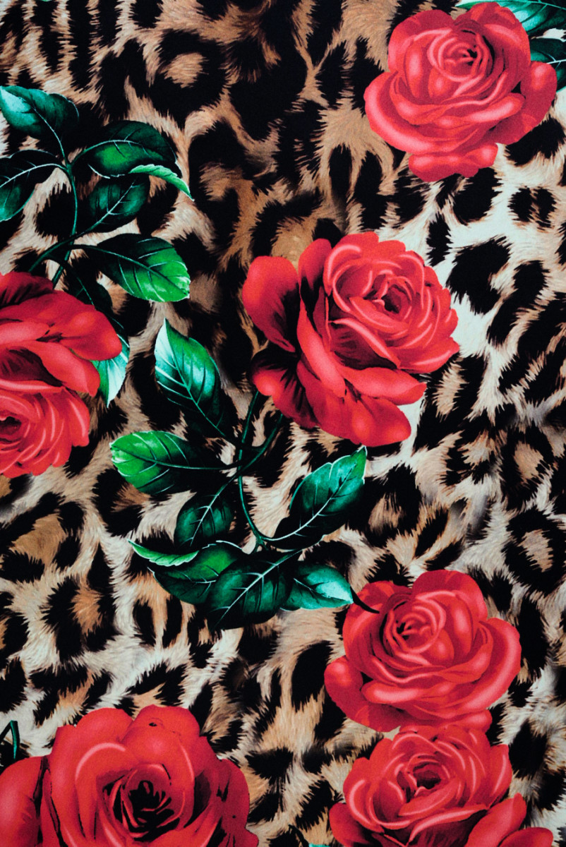 Raso leopardo di seta e rose
