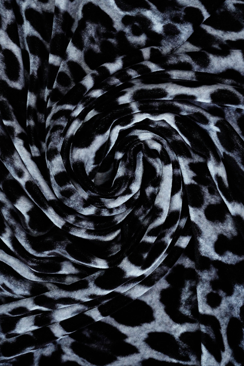 Terciopelo gris leopardo