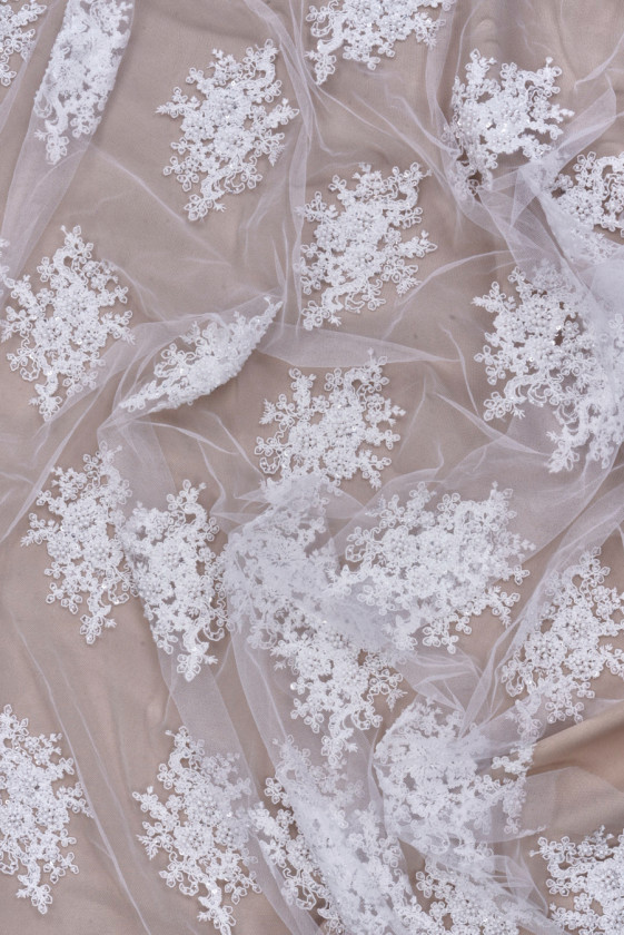 Dentelle crème perlée