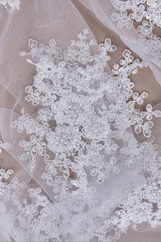 Dentelle crème perlée