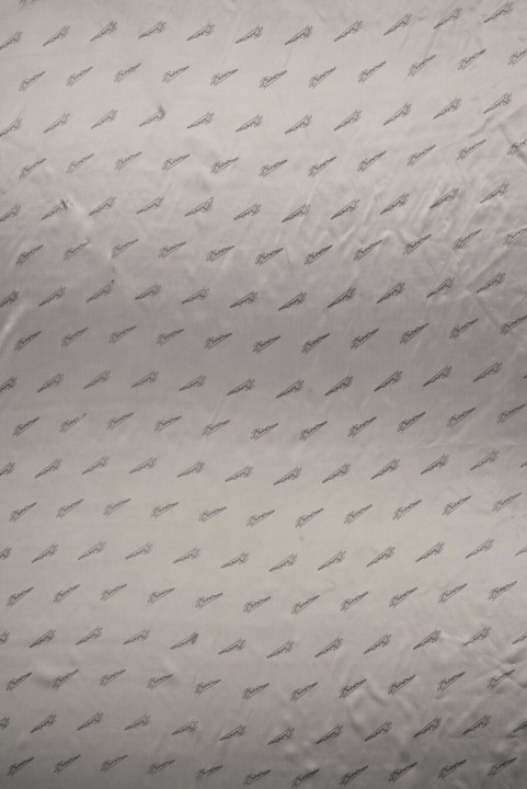 Signature two-tone lining