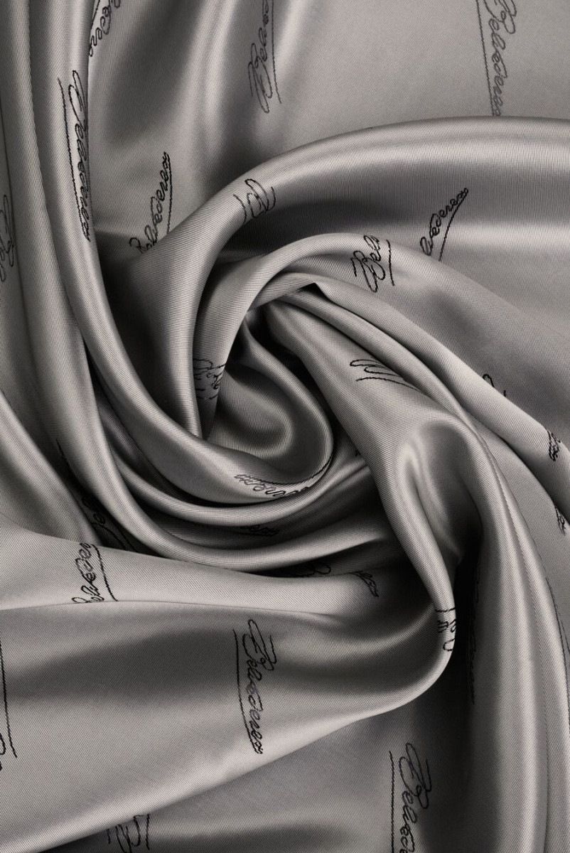 Signature two-tone lining