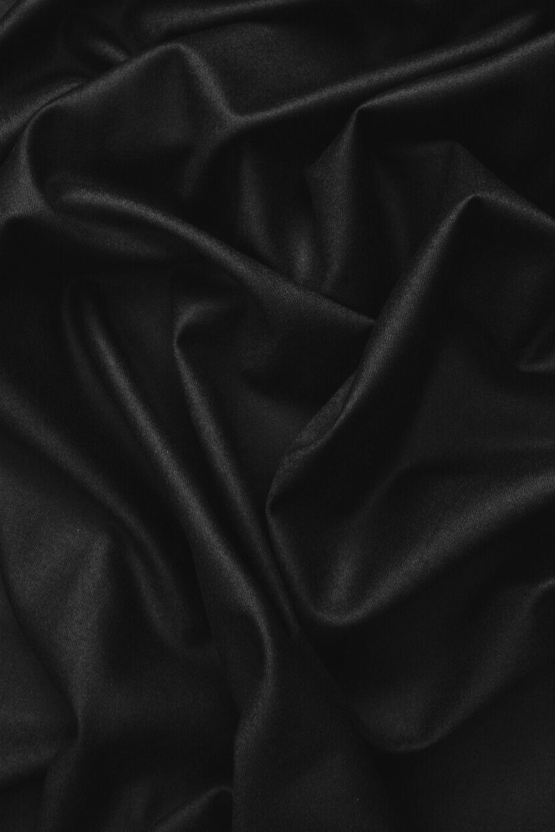 Laine de costume noire