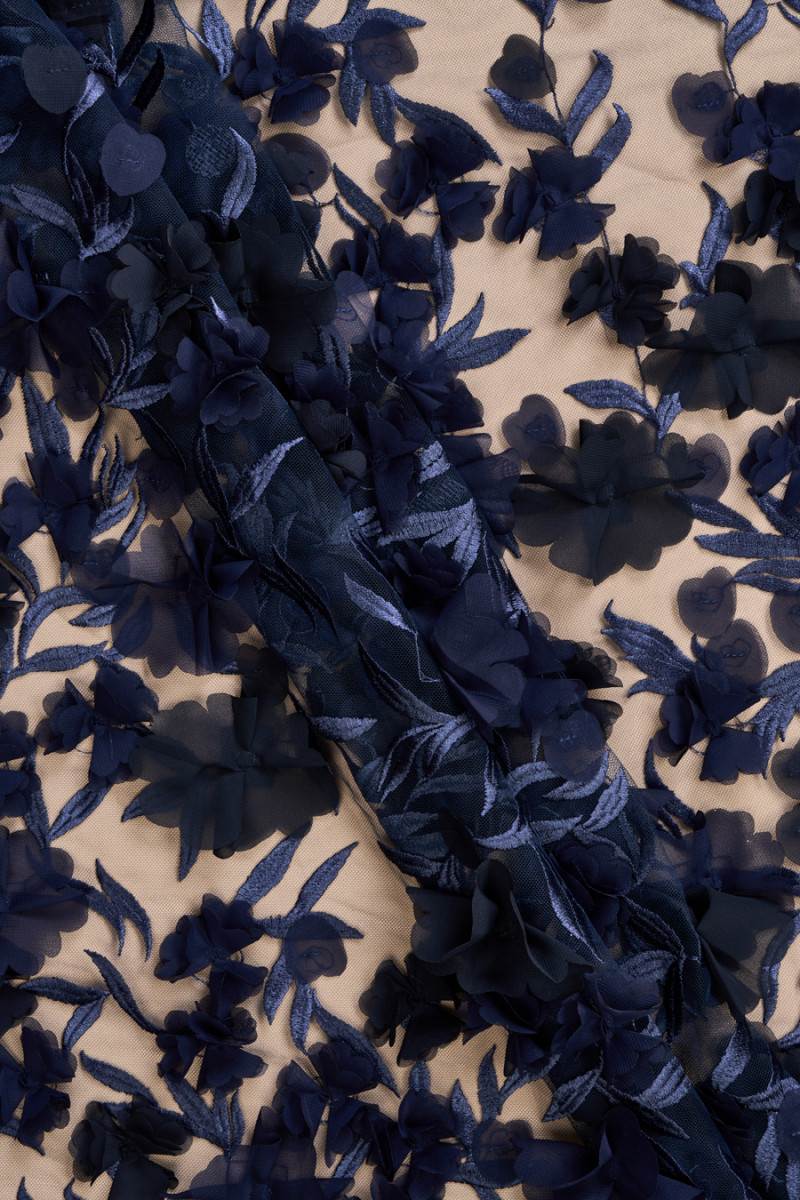 Tkanina wieczorowa 3D czarna