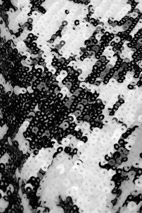 Cekiny biało czarne kwiaty