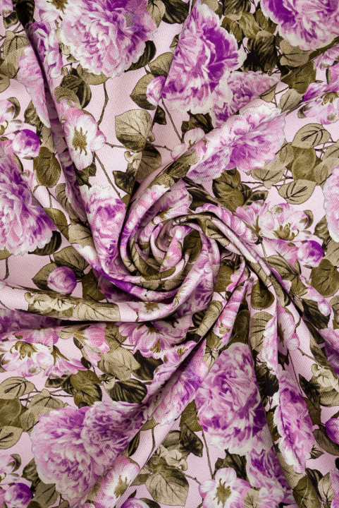 Algodón con flores moradas