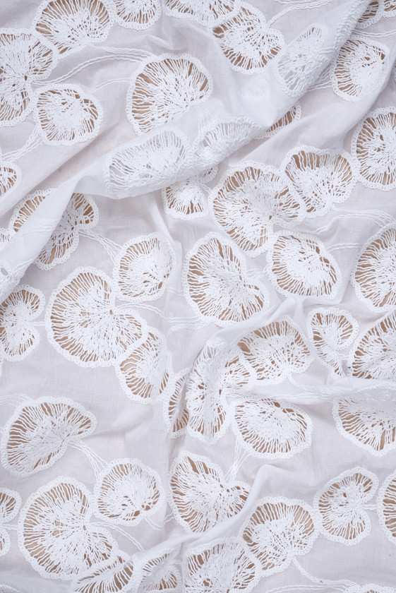 Batyst śmietanowy haftowany miłorzęby