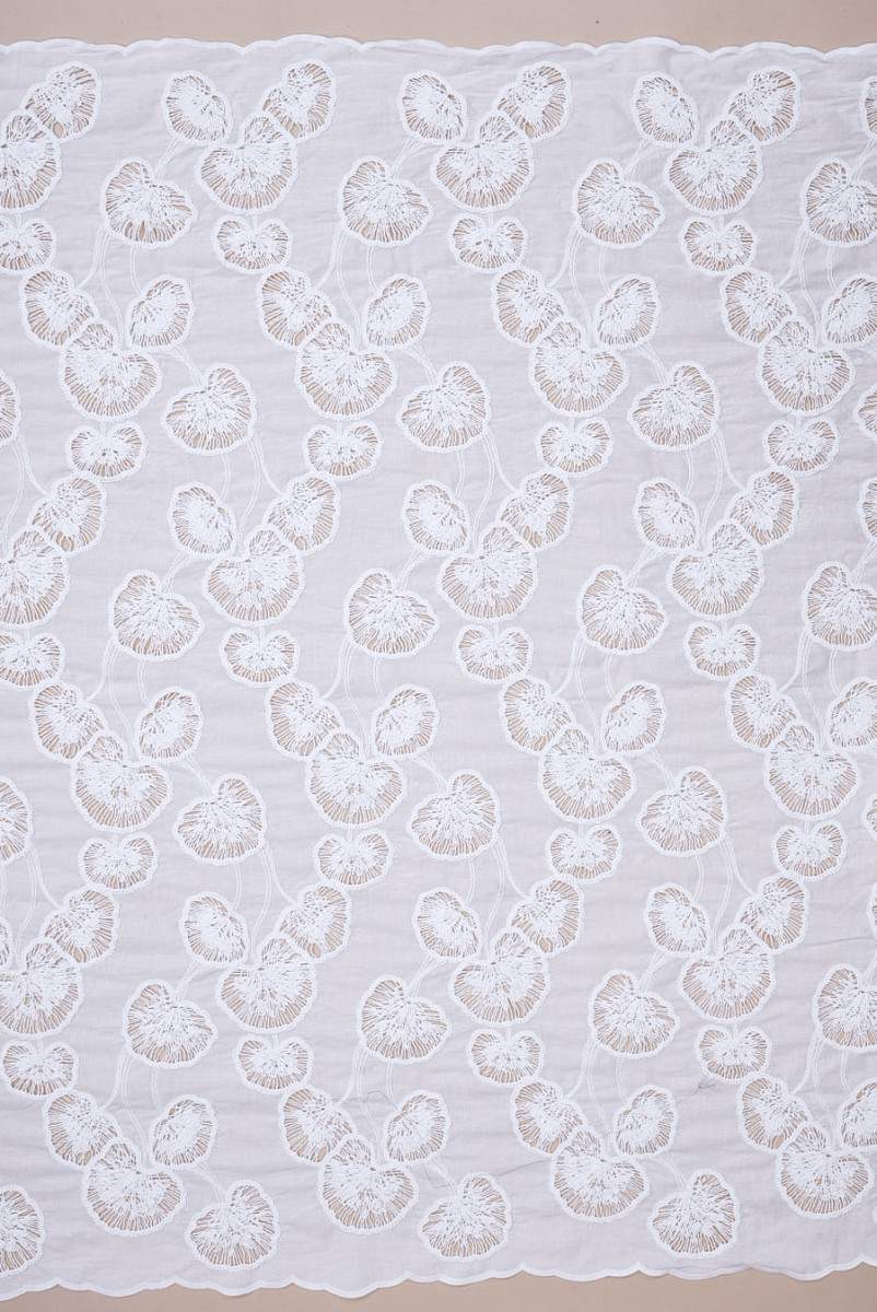 Batyst śmietanowy haftowany miłorzęby