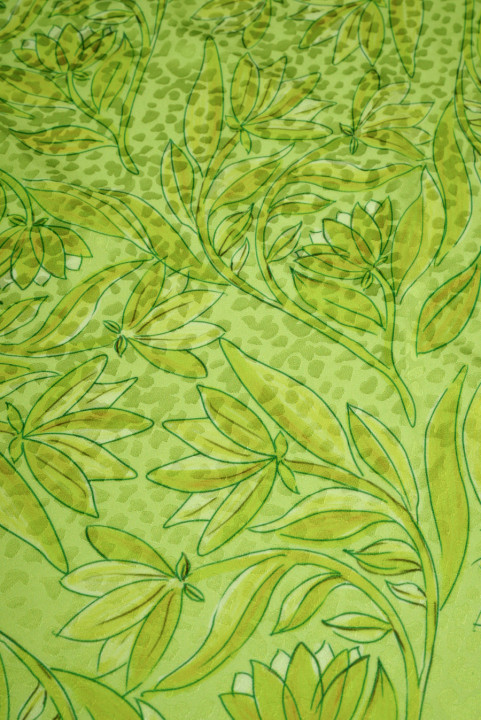 Jacquardsiden limefärgade blommor