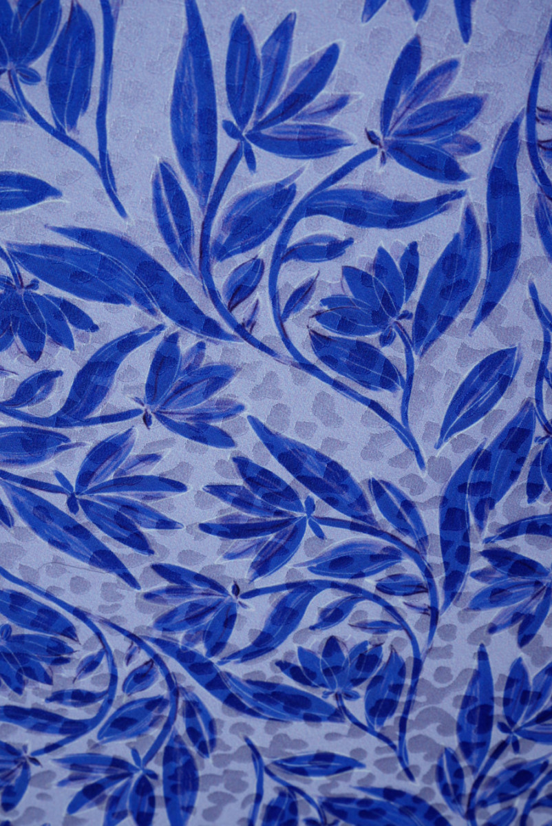 Jacquard-siid irisetaoliste lilledega