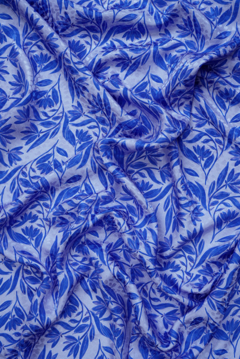 Soie jacquard à fleurs bleu centaurée