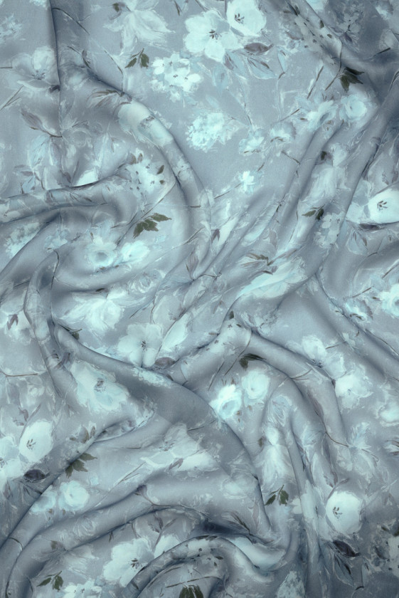 Muślin jedwabny niebiesko szary w kwiaty