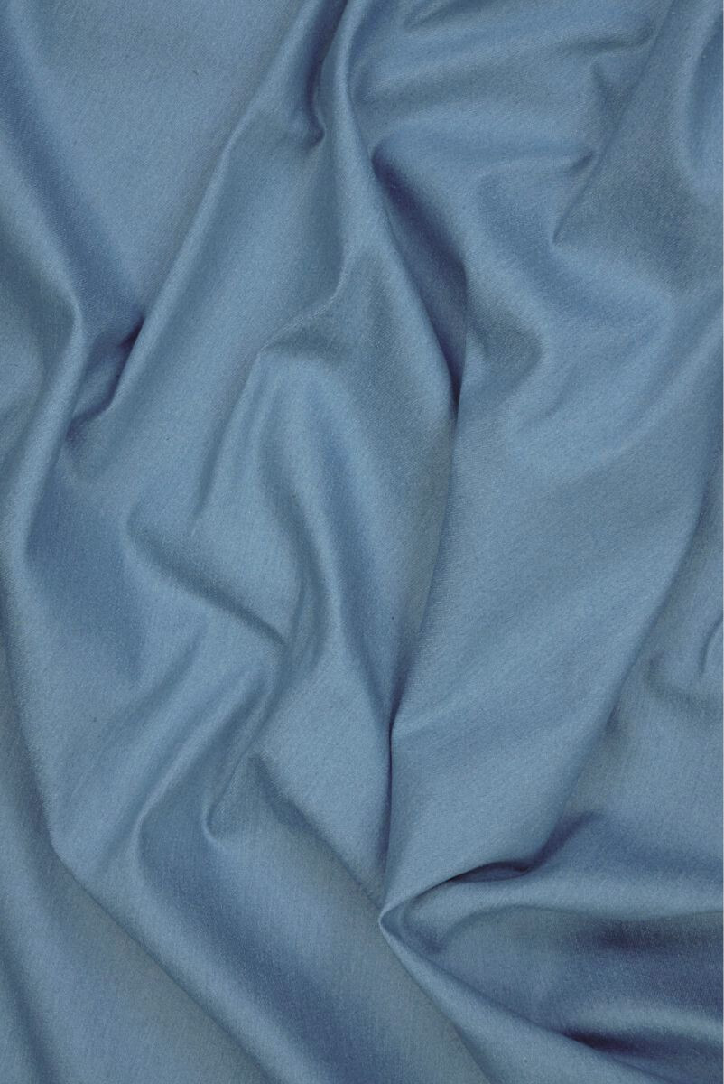 Stable blue jeans